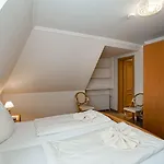 Jule Im Haus Wega * 베스터란트
