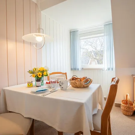 Jule Im Haus Wega * 베스터란트