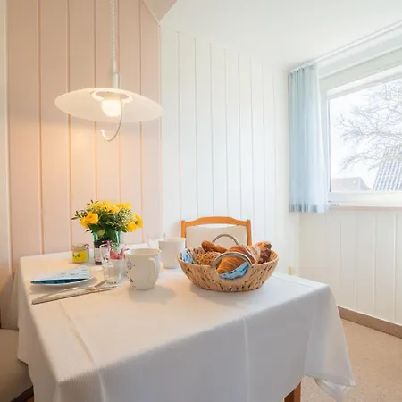 Jule Im Haus Wega * Westerland